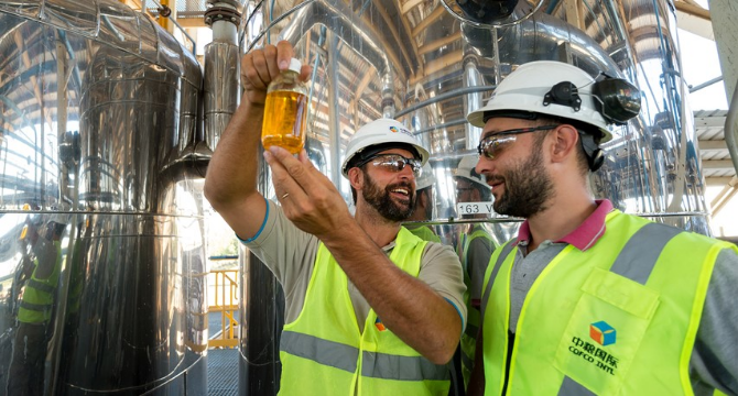 Two COFCO international employees at work